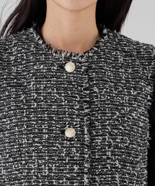 a.v.v（アーヴェヴェ）の「ミックスツイードペプラムジレ（その他アウター・レディース・アイボリー/チャコールグレー・36/38/40）」の13枚目の写真