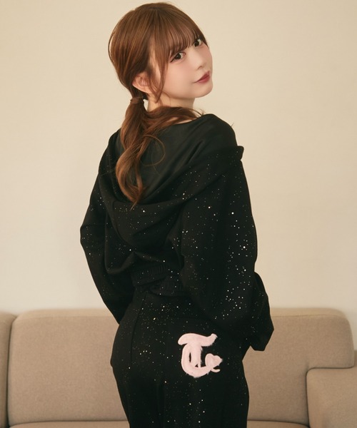 TITTY&CO.(ティティーアンドコー)の「ファーロゴラメスウェットパーカー(パーカー・レディース・ブラック/ピンク/ライトグレー・FREE)」の10枚目の写真