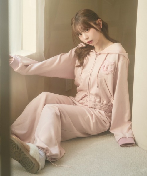 TITTY&CO.(ティティーアンドコー)の「ファーロゴラメスウェットパーカー(パーカー・レディース・ブラック/ピンク/ライトグレー・FREE)」の18枚目の写真