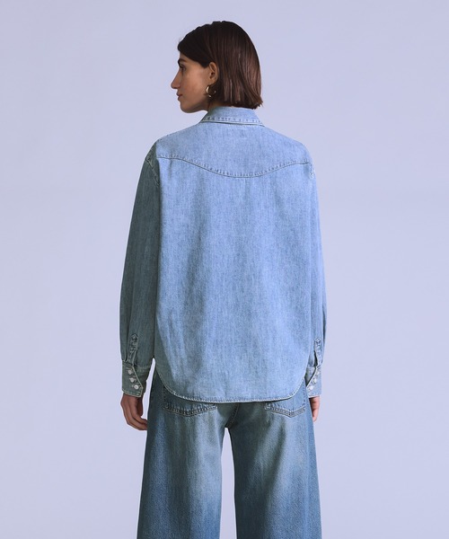 Levi's(リーバイス)の「Levi's/リーバイス BLUETAB(TM) RIDER シャツ(シャツ/ブラウス・レディース・ブルー・XS/S/M)」の2枚目の写真