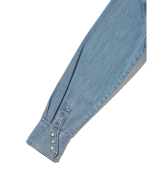 Levi's(リーバイス)の「Levi's/リーバイス BLUETAB(TM) RIDER シャツ(シャツ/ブラウス・レディース・ブルー・XS/S/M)」の9枚目の写真