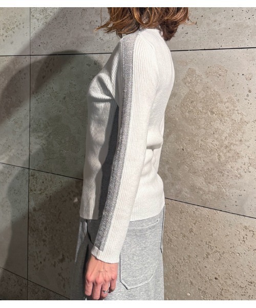 Pauline Bleu(ポリーヌブロー)の「【PaulineBleu/ポリーヌブロー】サイドラメラインタートルニット(ニット/セーター・レディース・レッド/オフホワイト/ライトピンク/ライトブルー/ブラック・FREE)」の11枚目の写真