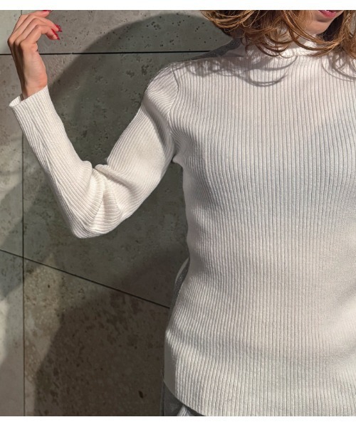 Pauline Bleu(ポリーヌブロー)の「【PaulineBleu/ポリーヌブロー】サイドラメラインタートルニット(ニット/セーター・レディース・レッド/オフホワイト/ライトピンク/ライトブルー/ブラック・FREE)」の15枚目の写真