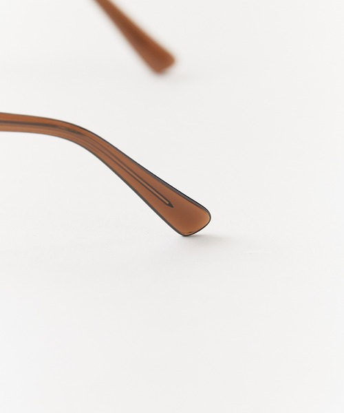 AIM（エイム）の「aim/エイム otogi ウェリントンシェイプ サングラス カラーレンズ スクエアタイプ 2026年春夏（サングラス・レディース・ブラック/ブラウン/ダークブラウン・FREE）」の5枚目の写真