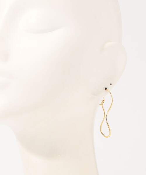 BAR JEWELLERY(バージュエリー)の「BAR Jewellery SMALL HARMONY ゴールドピアス(ピアス(両耳用)・レディース・ゴールド・FREE)」の5枚目の写真