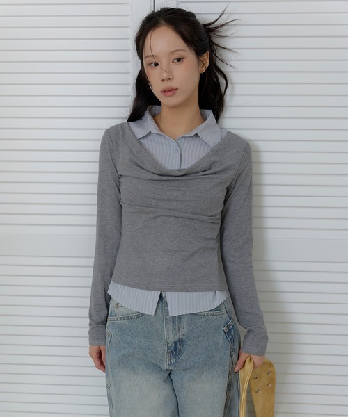UNE MANSION(ユヌマンション)の「ストライプシャツセットレイヤードルーズネックカットソー(Tシャツ/カットソー・レディース・チャコール/グレー・FREE)」の1枚目の写真