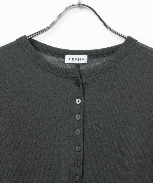 LEPSIM（レプシィム）の「シアーワッフルヘンリープルオーバー　639382（Tシャツ/カットソー・レディース・ライトグレー/ライトピンク/チャコールグレー/オフホワイト・FREE）」の9枚目の写真