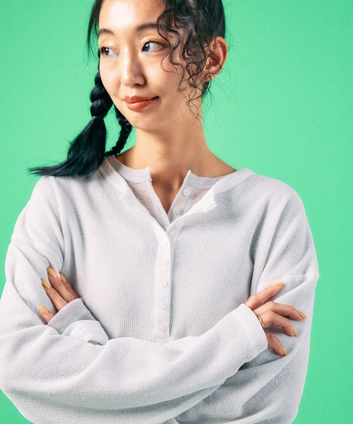 LEPSIM(レプシィム)の「シアーワッフルヘンリープルオーバー 639382(Tシャツ/カットソー・レディース・ライトグレー/ライトピンク/チャコールグレー/オフホワイト・FREE)」の21枚目の写真