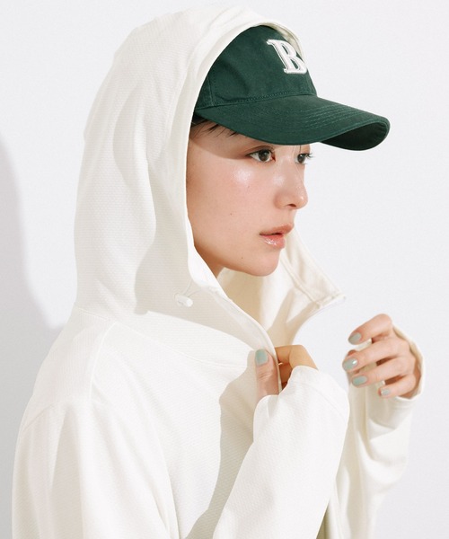 coca(coca)(コカ)の「ユニセックスUVカットパーカー(パーカー・レディース・ブラック/ホワイト・XL/M/L)」の3枚目の写真