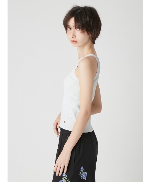 LILY BROWN(リリーブラウン)の「カップインニットトップス(ニット/セーター・レディース・シルバー/ブラック/ピンク/ネイビー・F)」の6枚目の写真