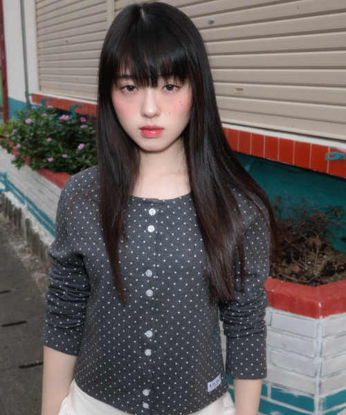 ROSEFRANTZ（ロゼフランツ）の「Dot Button Point Cardigan [Charcoal]（カーディガン/ボレロ・レディース・チャコールグレー・OS）」の2枚目の写真