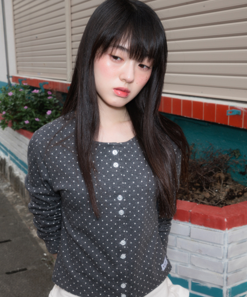 ROSEFRANTZ（ロゼフランツ）の「Dot Button Point Cardigan [Charcoal]（カーディガン/ボレロ・レディース・チャコールグレー・OS）」の4枚目の写真