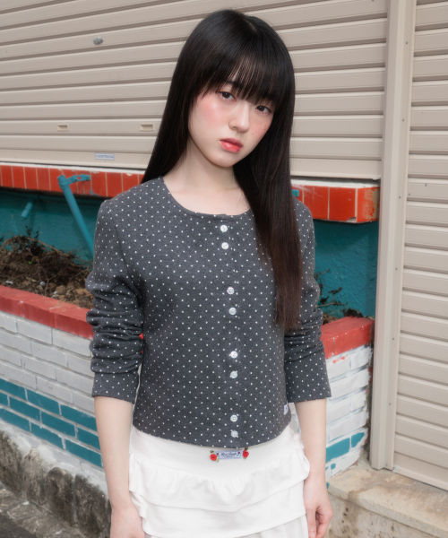 ROSEFRANTZ（ロゼフランツ）の「Dot Button Point Cardigan [Charcoal]（カーディガン/ボレロ・レディース・チャコールグレー・OS）」の5枚目の写真