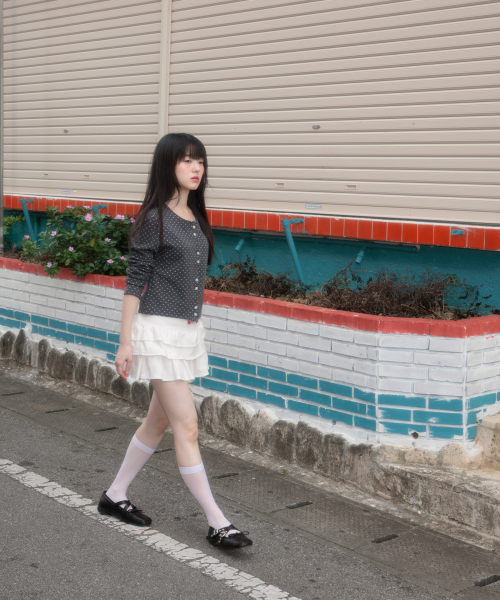 ROSEFRANTZ（ロゼフランツ）の「Dot Button Point Cardigan [Charcoal]（カーディガン/ボレロ・レディース・チャコールグレー・OS）」の10枚目の写真