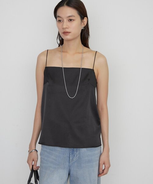 LOUNGEDRESS(ラウンジドレス)の「【Atelier N5/アトリエヌメロサンク】サテンキャミ(シャツ/ブラウス・レディース・ライトベージュ/ブラック・FREE)」の3枚目の写真