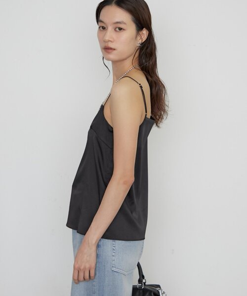 LOUNGEDRESS(ラウンジドレス)の「【Atelier N5/アトリエヌメロサンク】サテンキャミ(シャツ/ブラウス・レディース・ライトベージュ/ブラック・FREE)」の4枚目の写真