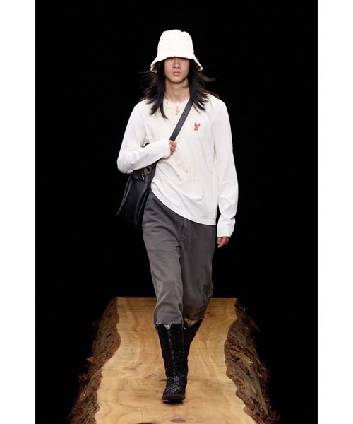 MASU(エムエーエスユー)の「WASTED RED ANGEL LONG SLEEVE T-SHIRT(Tシャツ/カットソー・メンズ・ホワイト/オリーブ/ブラック・48/46)」の4枚目の写真