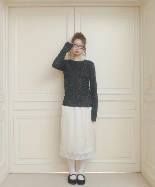 chernyy（チェルニー）の「satin lace midi skirt / サテンレースミディスカート（スカート・レディース・ミント/グレイッシュベージュ/ネイビー・SMALL/LARGE/MEDIUM）」の15枚目の写真
