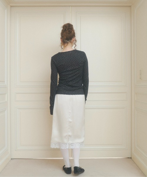chernyy（チェルニー）の「satin lace midi skirt / サテンレースミディスカート（スカート・レディース・ミント/グレイッシュベージュ/ネイビー・SMALL/LARGE/MEDIUM）」の19枚目の写真