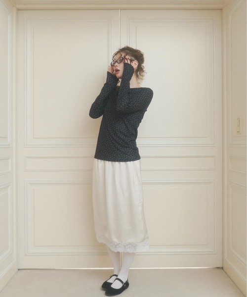 chernyy（チェルニー）の「satin lace midi skirt / サテンレースミディスカート（スカート・レディース・ミント/グレイッシュベージュ/ネイビー・SMALL/LARGE/MEDIUM）」の20枚目の写真