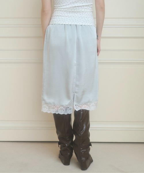 chernyy（チェルニー）の「satin lace midi skirt / サテンレースミディスカート（スカート・レディース・ミント/グレイッシュベージュ/ネイビー・SMALL/LARGE/MEDIUM）」の11枚目の写真