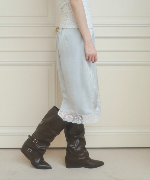 chernyy（チェルニー）の「satin lace midi skirt / サテンレースミディスカート（スカート・レディース・ミント/グレイッシュベージュ/ネイビー・SMALL/LARGE/MEDIUM）」の9枚目の写真