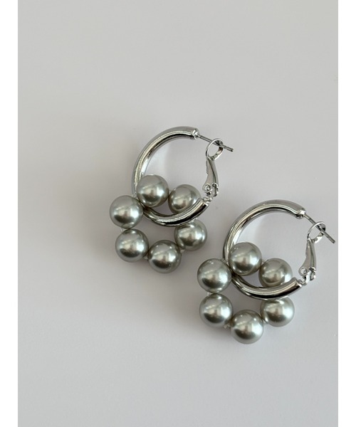 tone（トーン）の「【cocolani】[金属アレルギー対応]  パール　フラワーモチーフ　フープ　ピアス(MA)（ピアス（両耳用）・レディース・ゴールド/シルバー・FREE）」の7枚目の写真