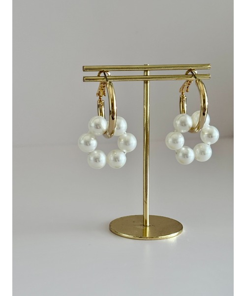tone（トーン）の「【cocolani】[金属アレルギー対応]  パール　フラワーモチーフ　フープ　ピアス(MA)（ピアス（両耳用）・レディース・ゴールド/シルバー・FREE）」の8枚目の写真