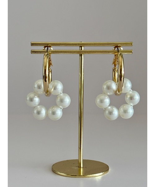 tone（トーン）の「【cocolani】[金属アレルギー対応]  パール　フラワーモチーフ　フープ　ピアス(MA)（ピアス（両耳用）・レディース・ゴールド/シルバー・FREE）」の10枚目の写真