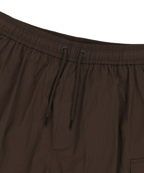 BROWNBREATH(ブラウンブレス)の「TAG NYLON CARGO HALF PANTS - DARK BROWN(その他パンツ・レディース・その他・SMALL/MEDIUM/LARGE/X-LARGE)」の3枚目の写真