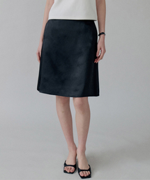 STEP AROUND（ステップアラウンド）の「Viscose Satin A-Line Midi Skirt_BLACK（スカート）」