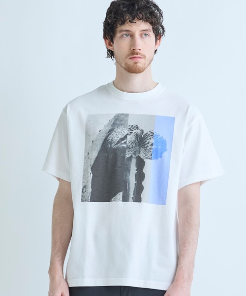 MEN'S BIGI(メンズビギ)の「【THE FASCINATED/ザ ファシネイテッド】コラボ サボテンブルーグラフィックTシャツ(Tシャツ/カットソー・メンズ・ホワイト系その他・03/02)」の1枚目の写真