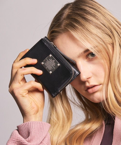 美品メゾンスペシャル MAISON SPECIAL UNISEX》Metal Plate L-Zip Trifold Wallet/メタルプレートLジップ三