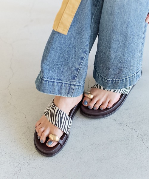 BAYFLOW（ベイフロー）の「フレフィットサムリングサンダル（サンダル・レディース・ブラック/ゼブラ・LARGE/MEDIUM）」の14枚目の写真