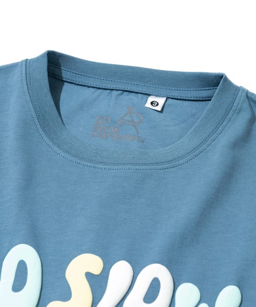 go slow caravan(ゴースローキャラバン)の「シリコンバイオ ヒッピーロゴ ゆったり TEE(Tシャツ/カットソー・メンズ・ライトグレー/ブルー・MEDIUM/LARGE/X-LARGE)」の3枚目の写真