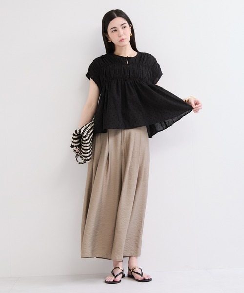 le cercle ADAM ET ROPE'(ルセルクルアダムエロペ)の「ドット刺繍ギャザーブラウス(シャツ/ブラウス・レディース・オフホワイト/ブラック・FREE)」の6枚目の写真