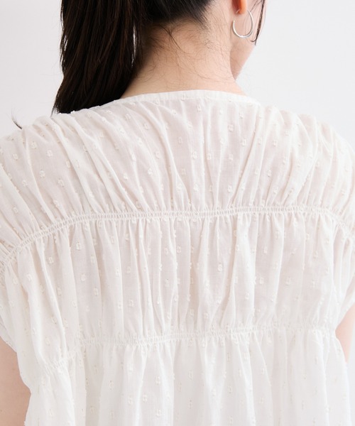 le cercle ADAM ET ROPE'(ルセルクルアダムエロペ)の「ドット刺繍ギャザーブラウス(シャツ/ブラウス・レディース・オフホワイト/ブラック・FREE)」の15枚目の写真