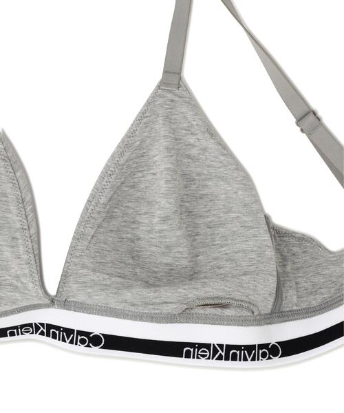 Calvin Klein Underwear(カルバンクラインアンダーウェア)の「CALVIN KLEIN UNDERWEAR/カルバン クライン アンダーウェア/LIGHTLY LINED TRIANGLE(スポーツブラ・レディース・ホワイト/ブラック/グレー・S/M/L)」の11枚目の写真