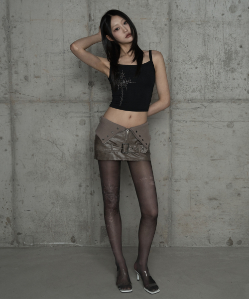 ETRE AU SOMMET(エトレオソメ)の「Cross Hotfix Backless Sleeve (Black)(Tシャツ/カットソー・レディース・ブラック・FREE)」の2枚目の写真