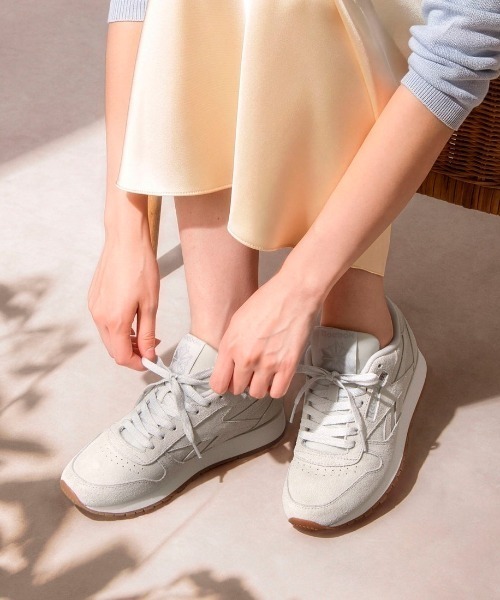 Reebok(リーボック)の「クラシックレザー / CLASSIC LEATHER(スニーカー・レディース・グレー/ライトグリーン・22.0cm/26.0cm/25.5cm/25.0cm/24.0cm/24.5cm/23.5cm/23.0cm/22.5cm)」の1枚目の写真