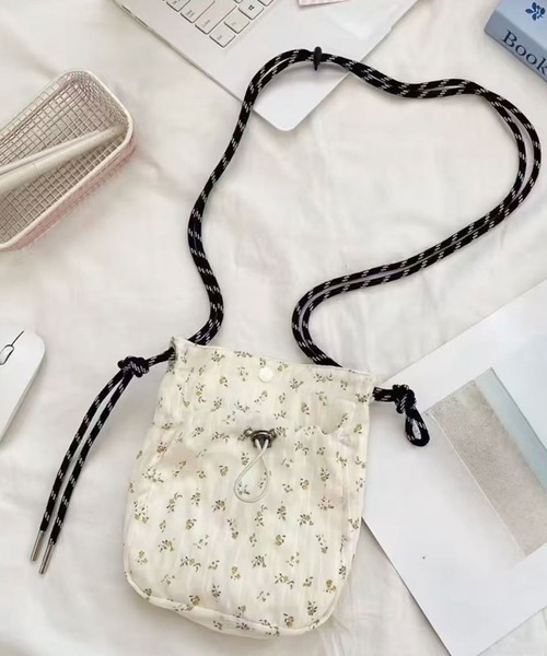 ammy.(エイミードット)の「【 ammy. / エイミードット 】 レトロムード ミニフラワー サコッシュ(ショルダーバッグ・レディース・ホワイト/パープル/ブラック・FREE)」の15枚目の写真