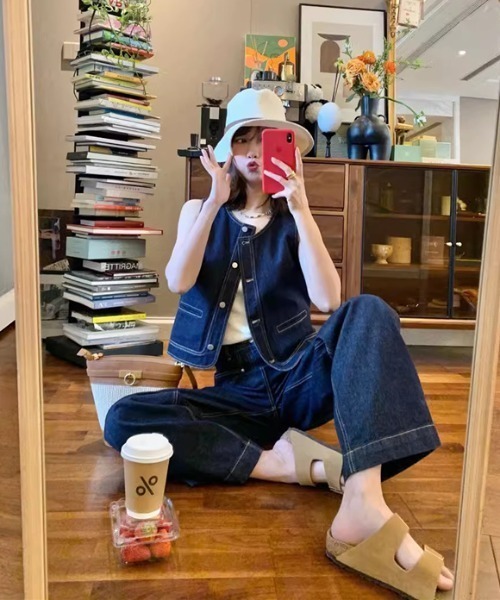 FAVORITO(ファヴォリート)の「ノースリーブトップスパンツデニムセットアップ(セットアップ・レディース・ブルー・XL/L/M/S)」の4枚目の写真