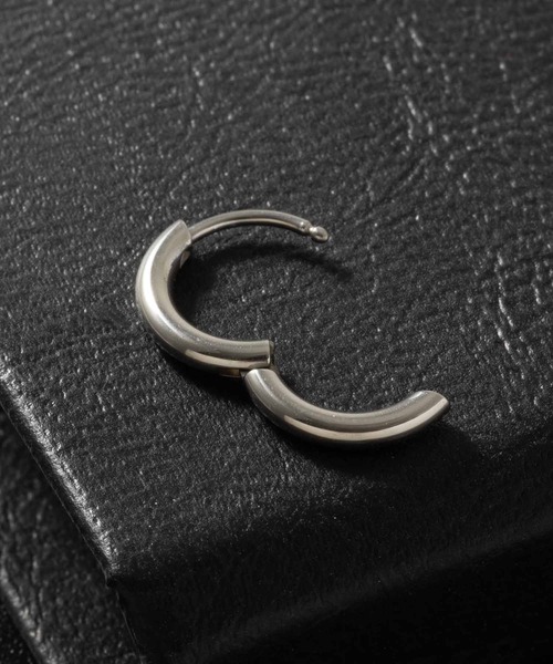 emonique（エモニーク）の「ステンレスフープピアス（ピアス（片耳用）・メンズ・シルバー系6/シルバー系1/シルバー系2/シルバー系3/シルバー系5/シルバー系4/シルバー系7・FREE）」の15枚目の写真