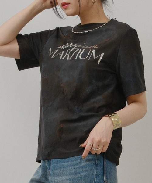 palm RICHE(ポームリシュ)の「箔プリント柄カットソー(Tシャツ/カットソー・レディース・オレンジ/ブルー/ブラック・M)」の1枚目の写真