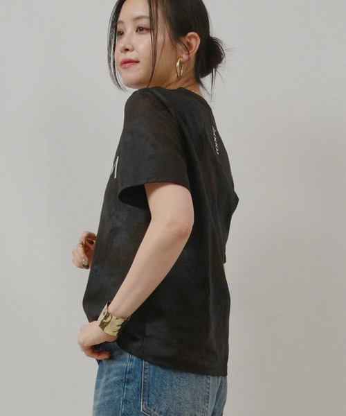 palm RICHE(ポームリシュ)の「箔プリント柄カットソー(Tシャツ/カットソー・レディース・オレンジ/ブルー/ブラック・M)」の13枚目の写真