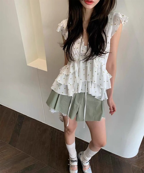 LYEON(リヨン)の「ピンタックフリルティアードブラウス(シャツ/ブラウス・レディース・オフホワイト/ブラック/ブルー・FREE)」の18枚目の写真