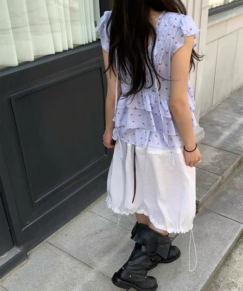 LYEON(リヨン)の「ピンタックフリルティアードブラウス(シャツ/ブラウス・レディース・オフホワイト/ブラック/ブルー・FREE)」の11枚目の写真