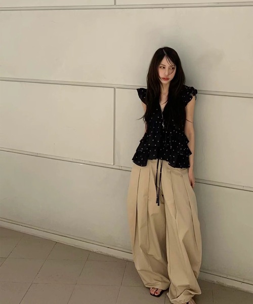LYEON(リヨン)の「ピンタックフリルティアードブラウス(シャツ/ブラウス・レディース・オフホワイト/ブラック/ブルー・FREE)」の12枚目の写真