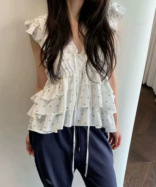 LYEON(リヨン)の「ピンタックフリルティアードブラウス(シャツ/ブラウス・レディース・オフホワイト/ブラック/ブルー・FREE)」の16枚目の写真