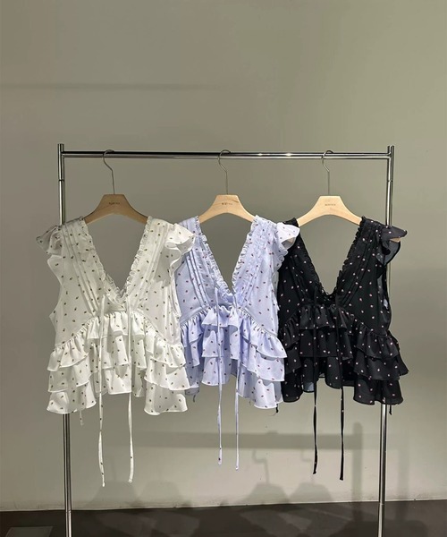LYEON(リヨン)の「ピンタックフリルティアードブラウス(シャツ/ブラウス・レディース・オフホワイト/ブラック/ブルー・FREE)」の5枚目の写真